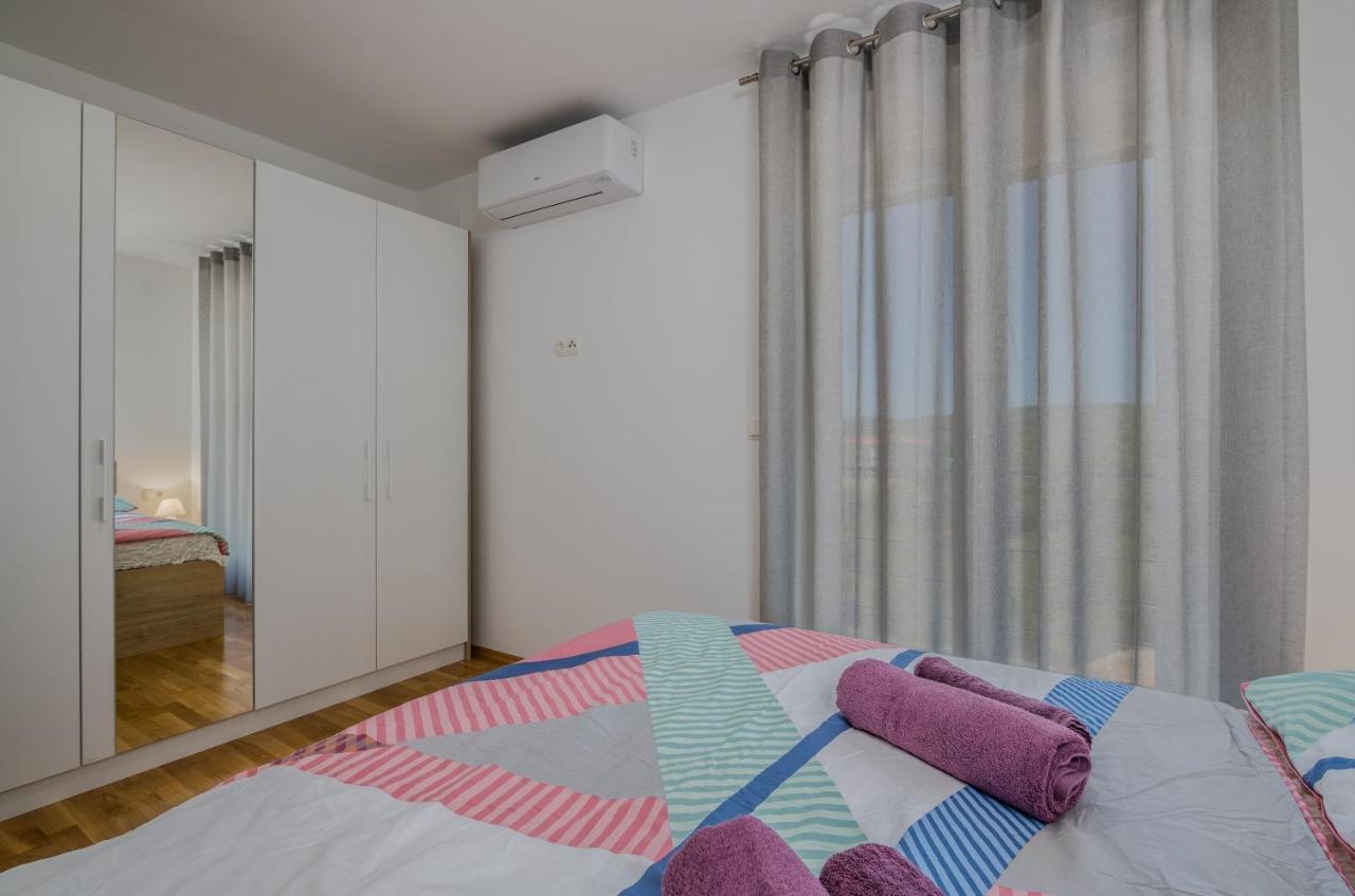 Appartment Divine คิร์ก ภายนอก รูปภาพ
